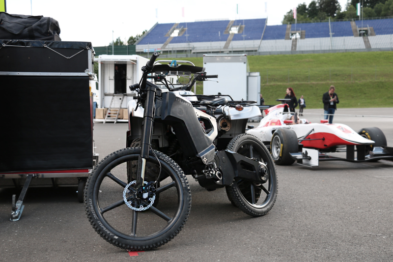 Illustration for article titled What It's Like to Ride This Incredible E-Bike at 40 Miles Per Hour
